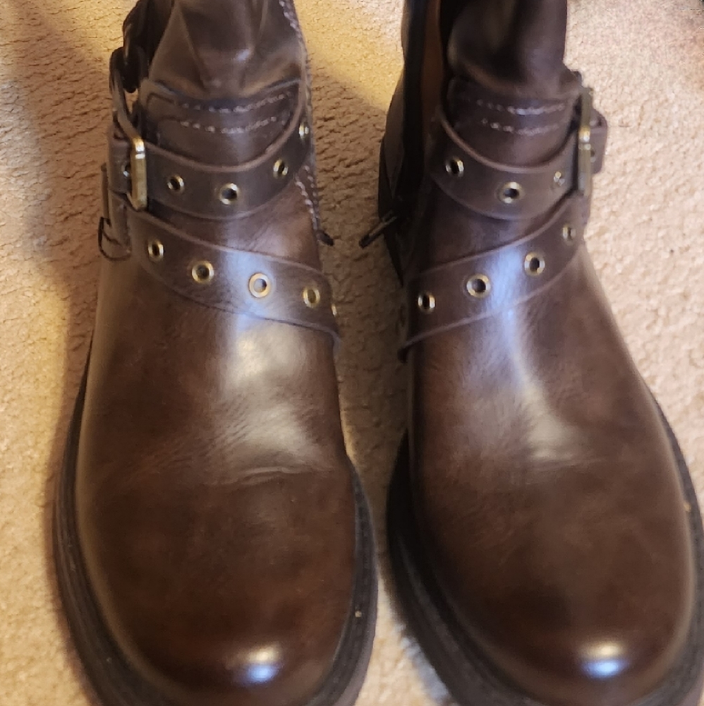 Zodiac brown Moto-Inspired Boot size 9